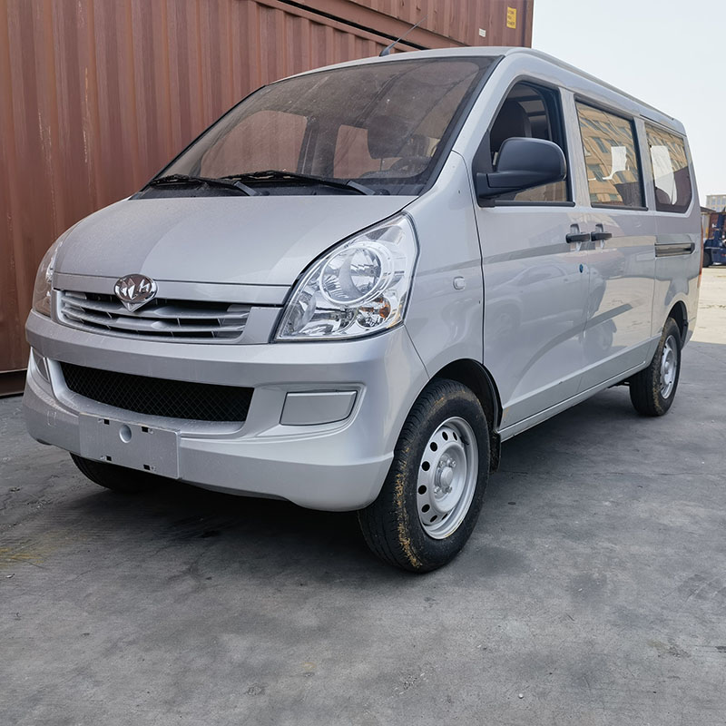 Minivan xăng